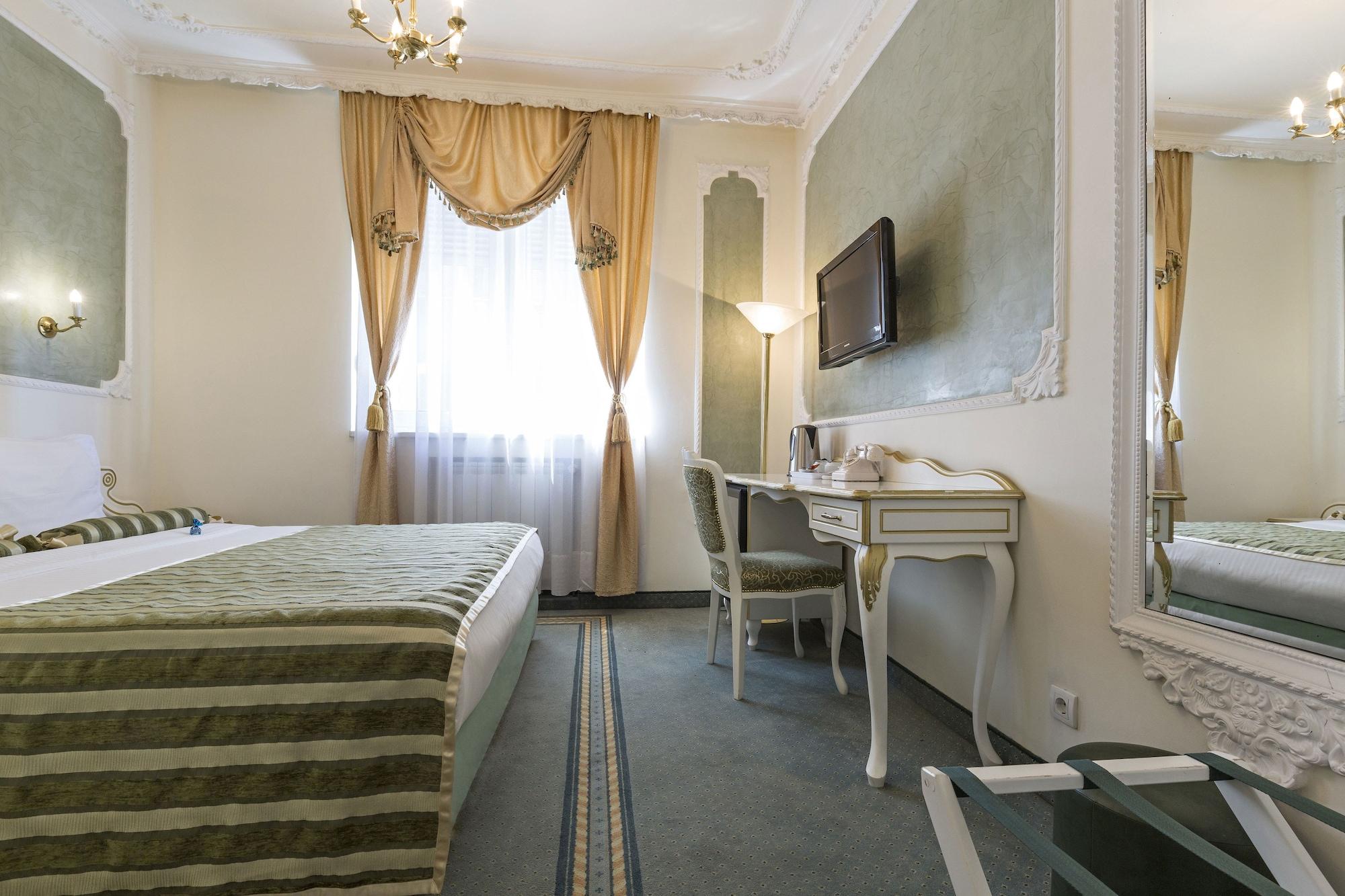 Queen'S Astoria Design Hotel Belgrade Extérieur photo