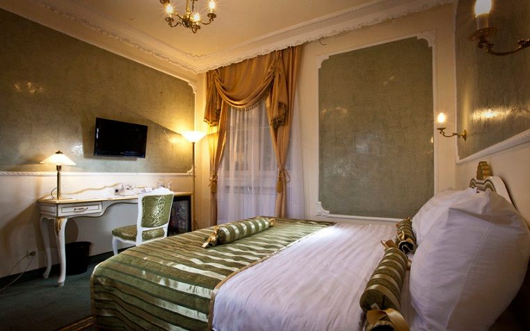 Queen'S Astoria Design Hotel Belgrade Extérieur photo